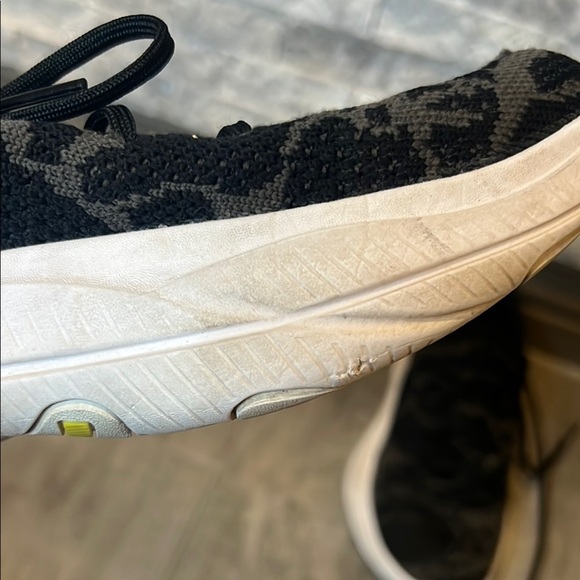 Sorel Black Gray and White Sneakers with Cushioned Midsole size 7 - Picture 13 of 15